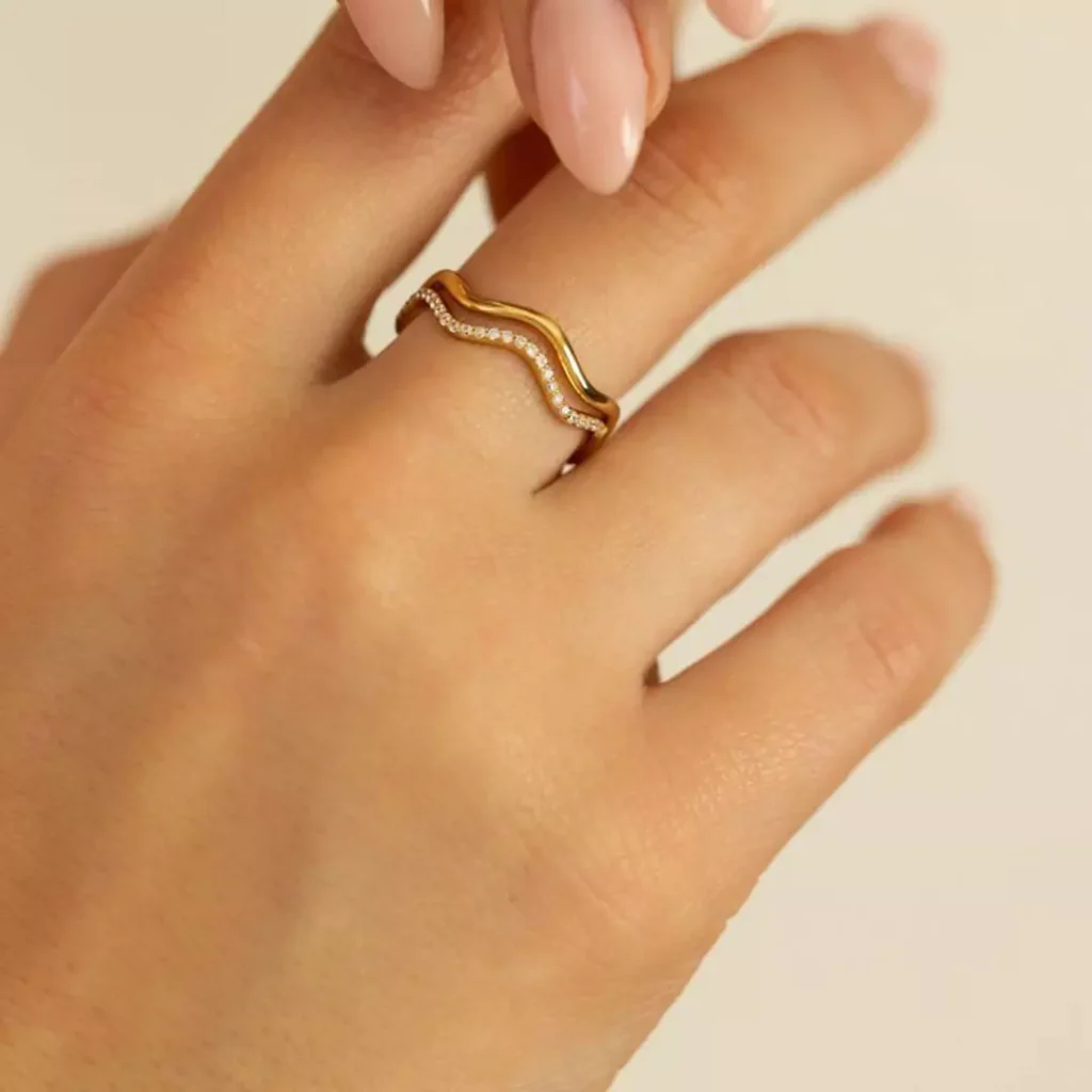 luxurious gold dainty Rings