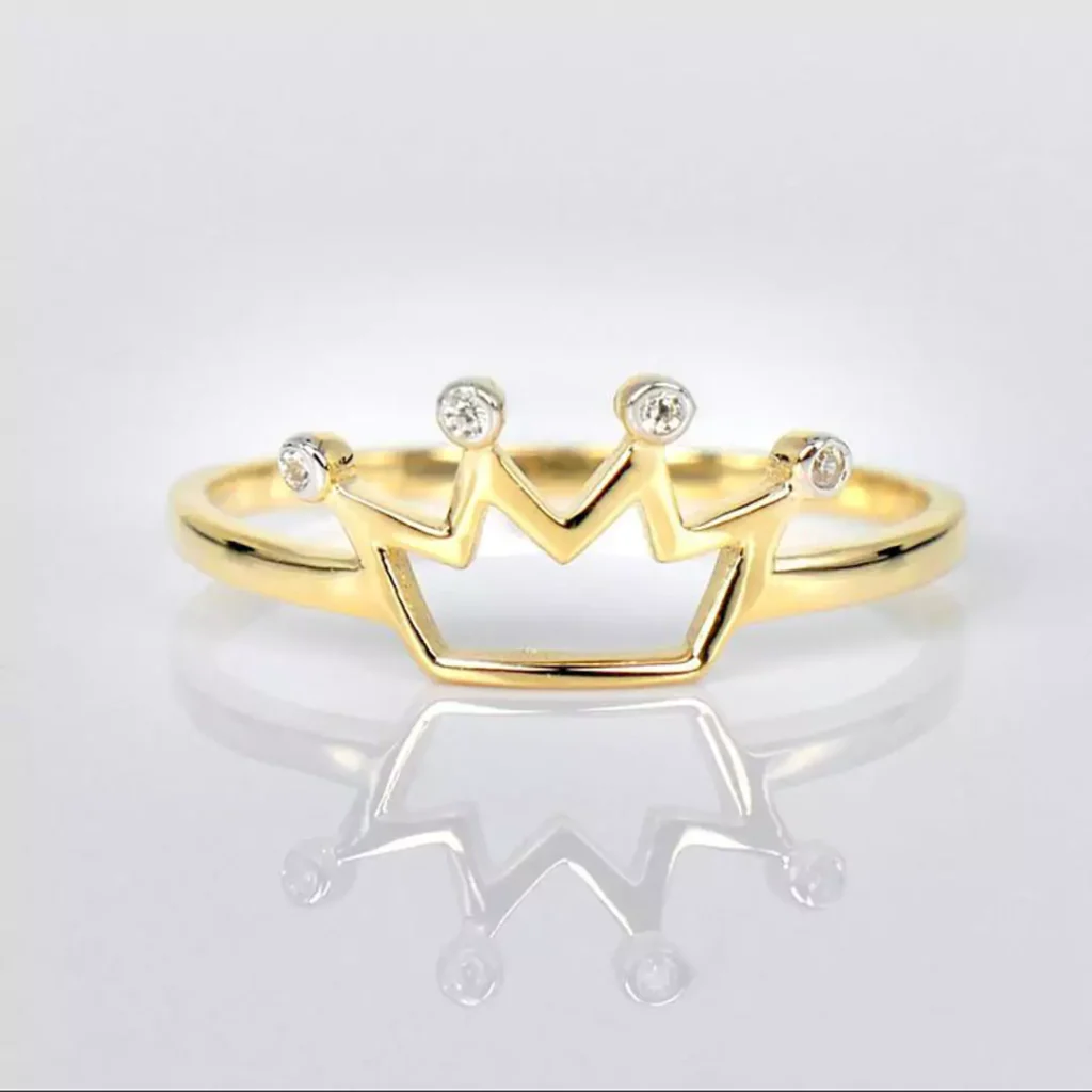 stunned Gold Crown Rings 