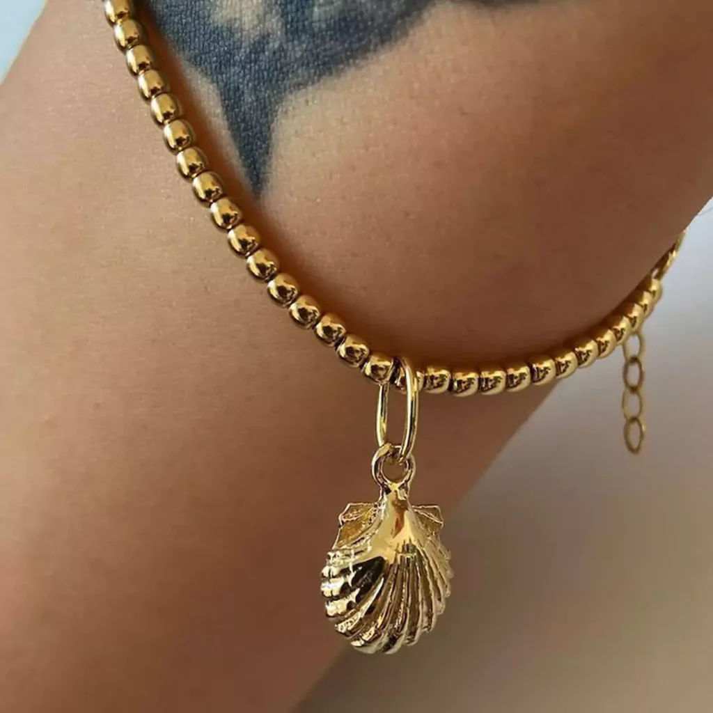 luxurious gold shell anklets 