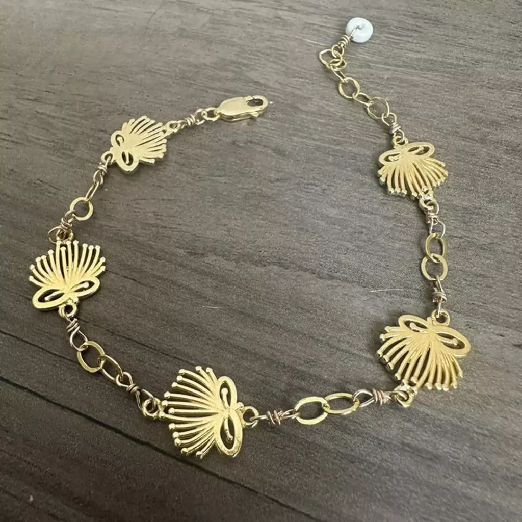 glamorous gold shell anklets 