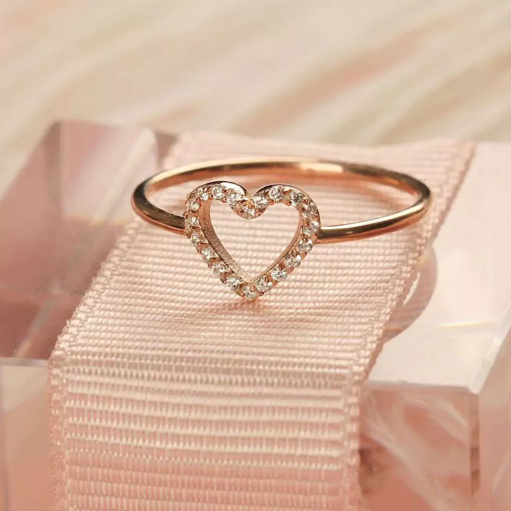 exquisite gold heart-shaped rings for girls 