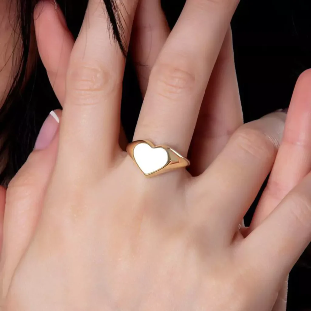 stylish gold heart-shaped rings for girls 