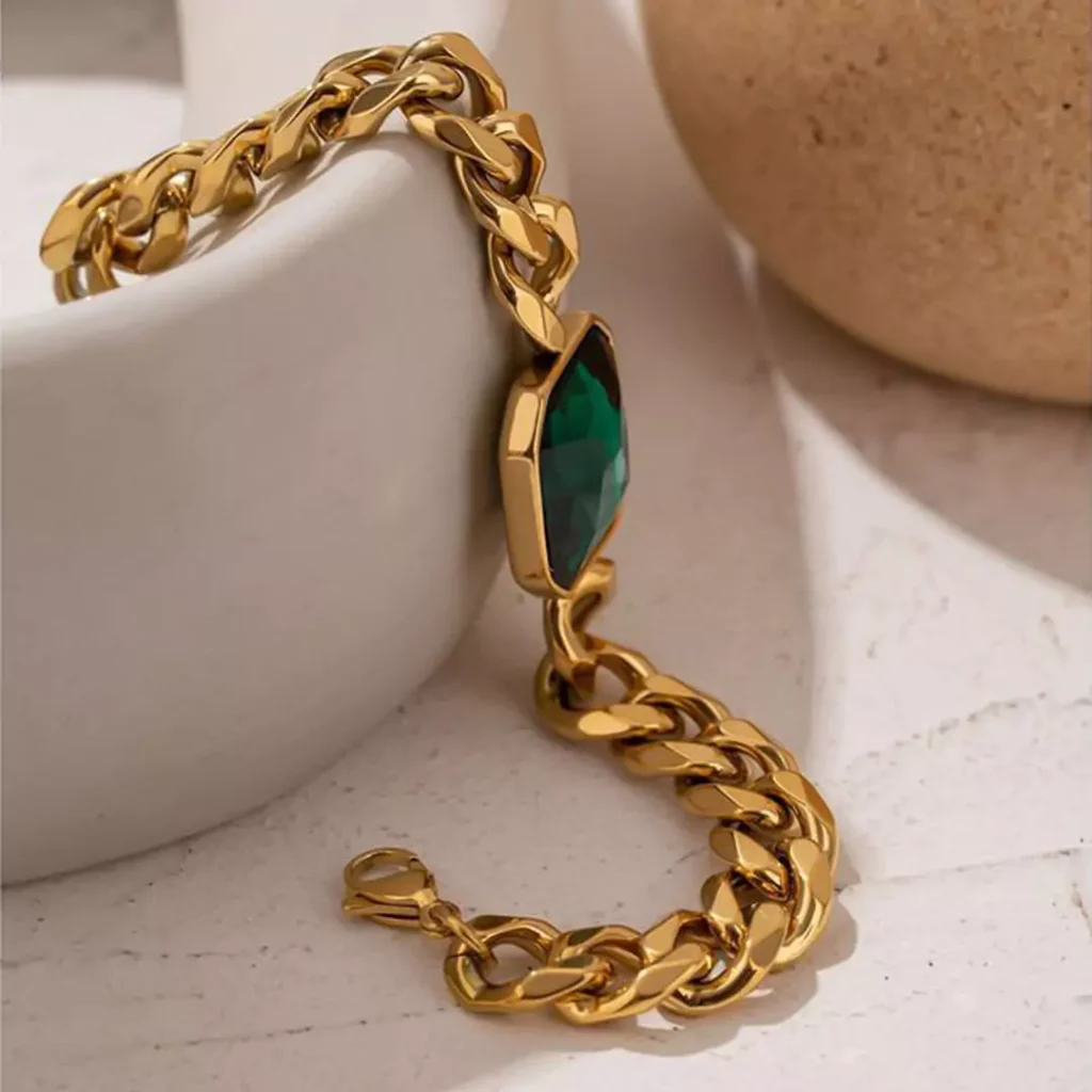 elegant Emerald gold bracelets 