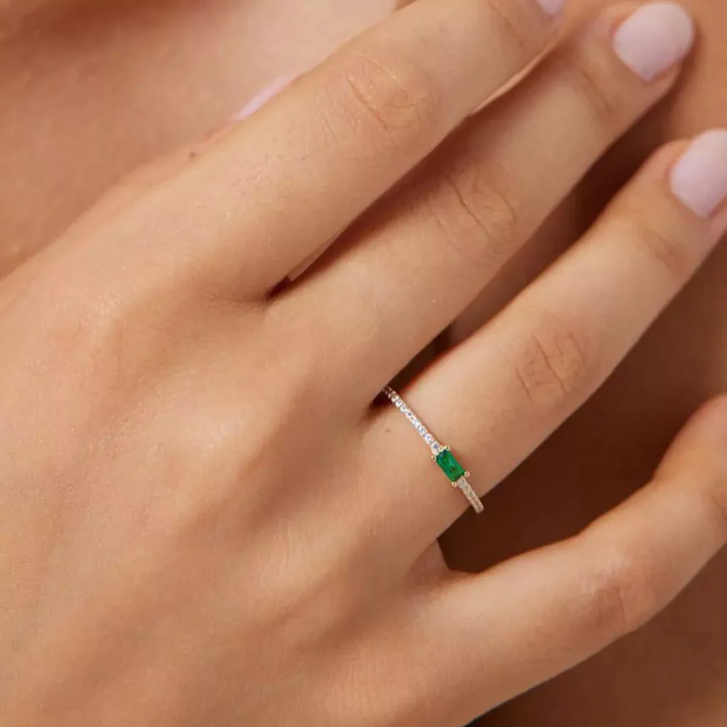 stylish emerald rings