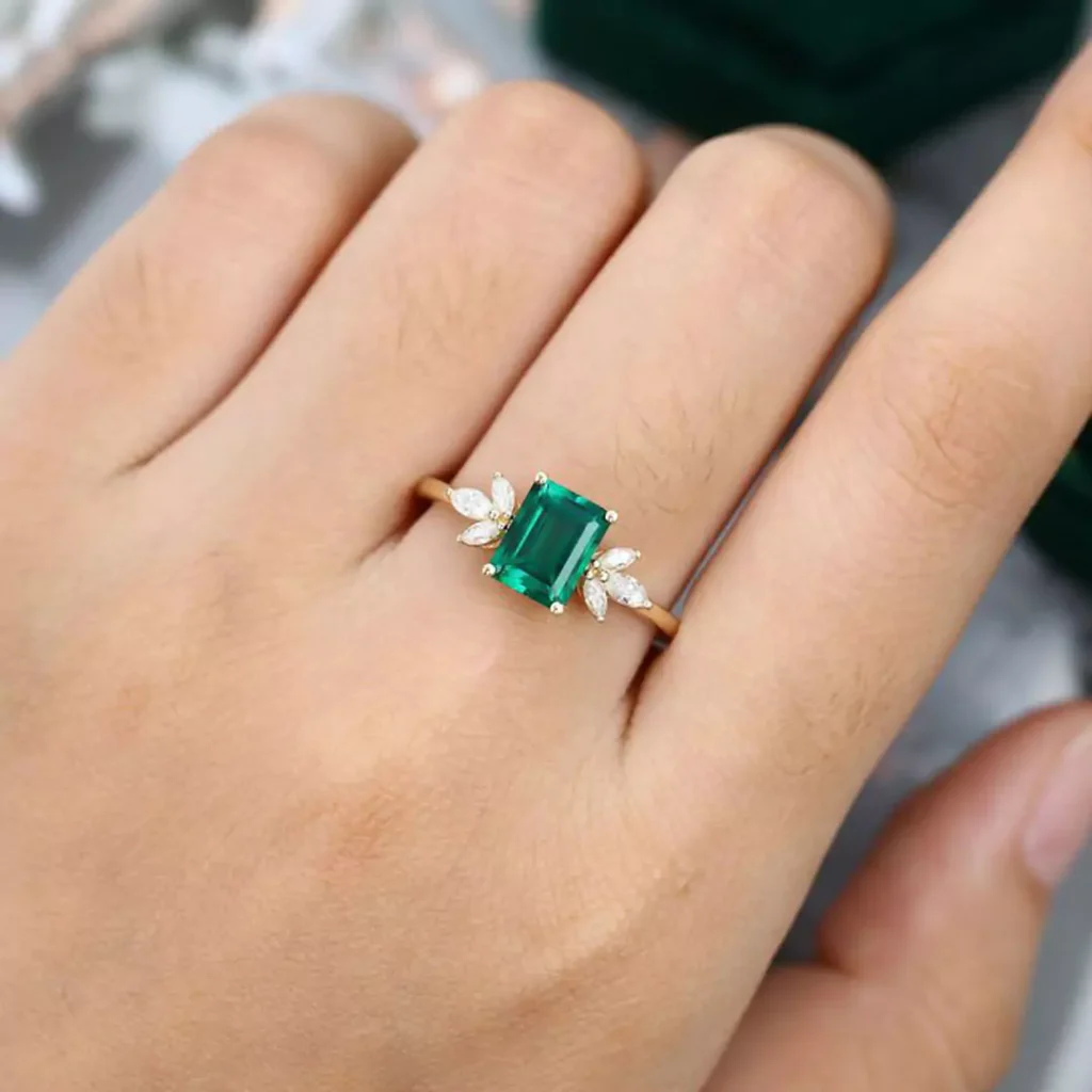 chic emerald rings