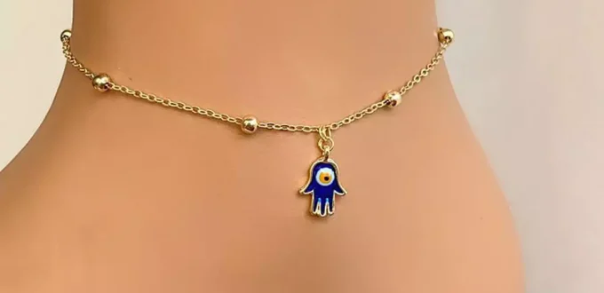 elegant gold eye-shaped anklets