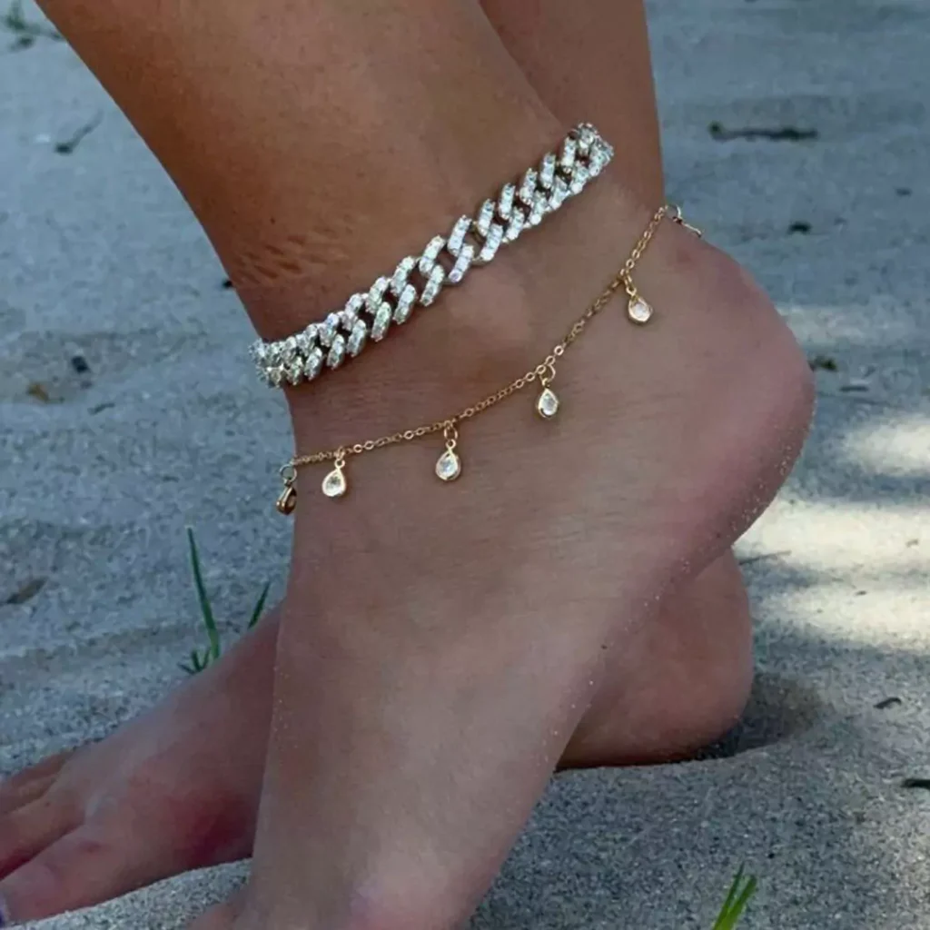 stylish gold and diamond anklets 