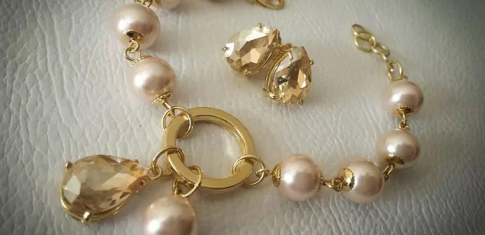 luxurious gold pearl bracelets for girls