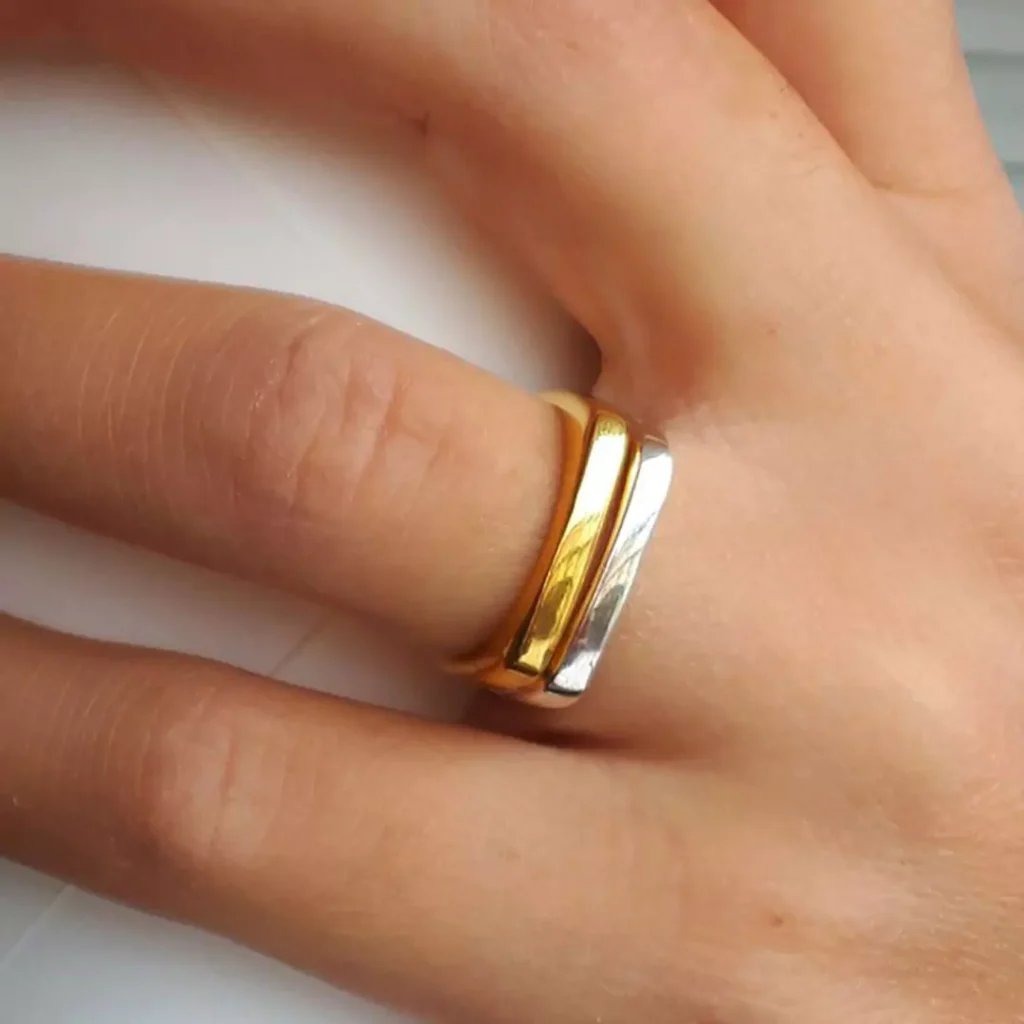 stylish rectangular gold rings for women 