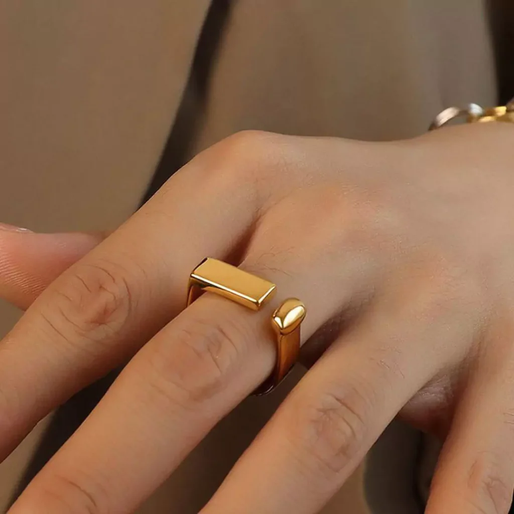 refine rectangular gold rings for women 