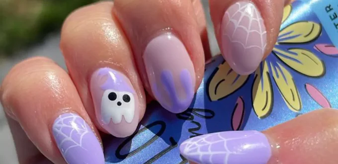 elegant nail designs in light purple theme