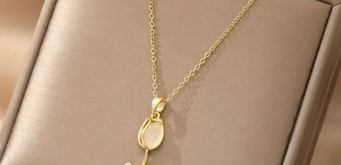 Beautiful flower branch design necklaces