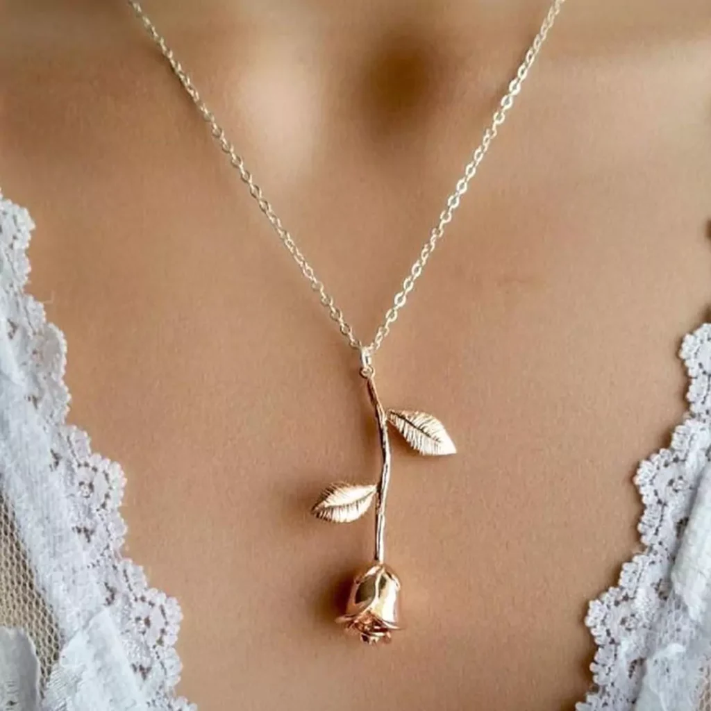 Eye-catching flower branch design necklaces 