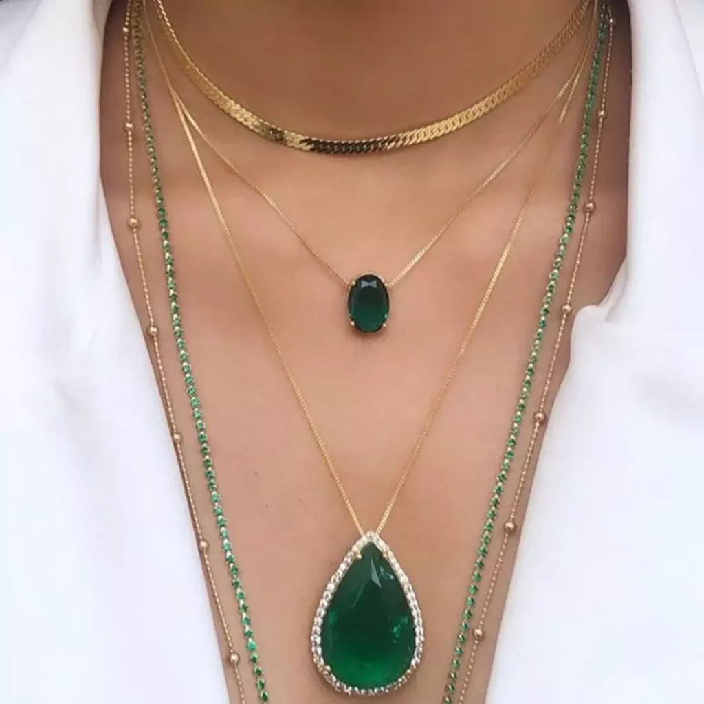 Special necklaces with green gems