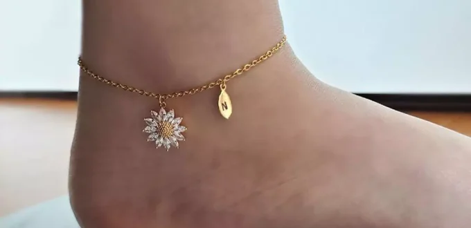 stylish gold flower anklets