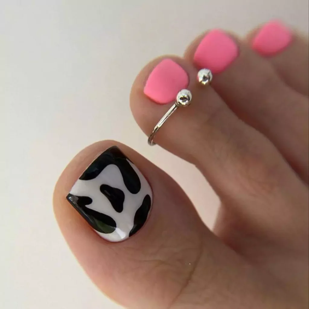 Delicate special toenail design