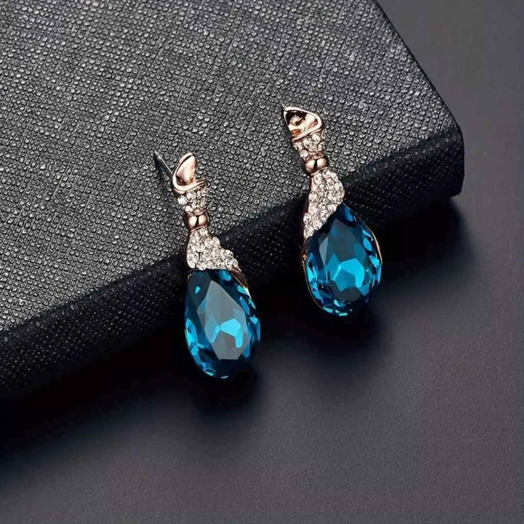 Beautiful and charming earring models with blue gems