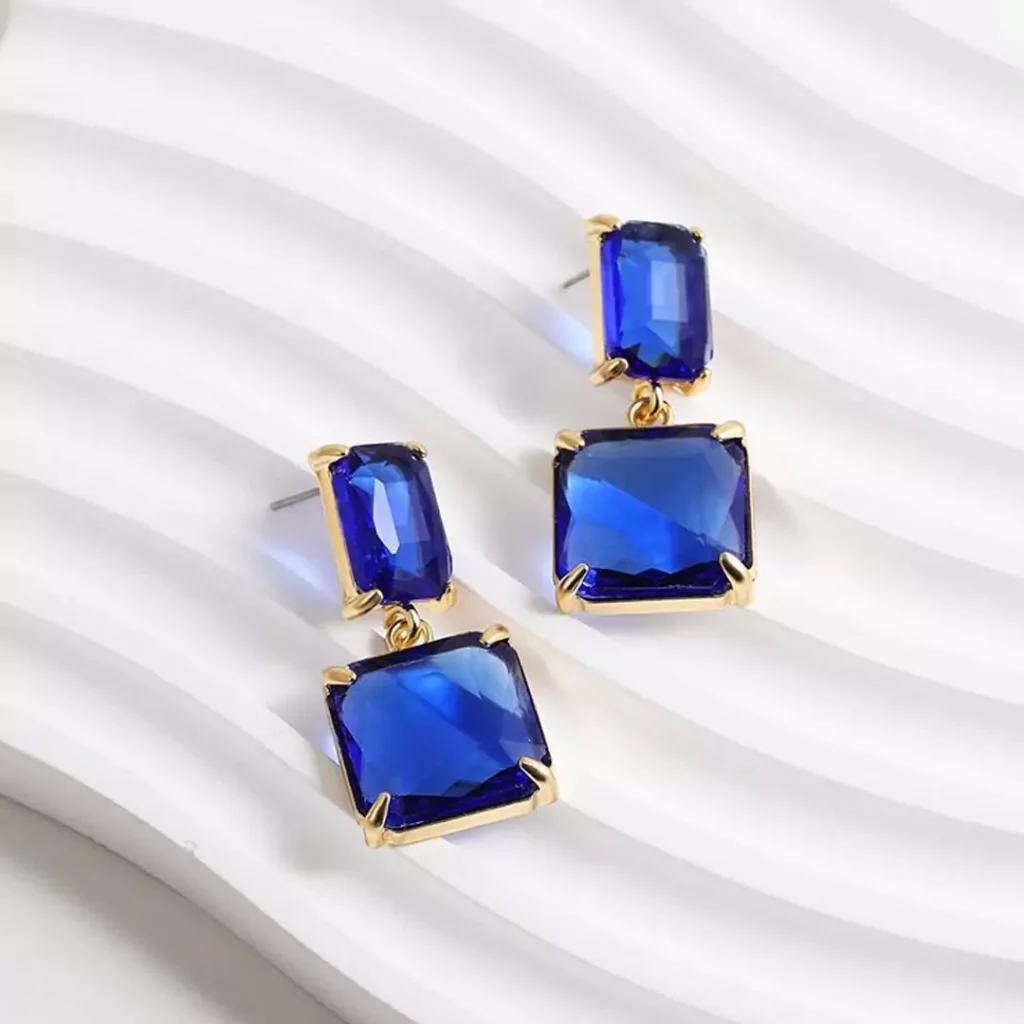 Special earring models with blue gems