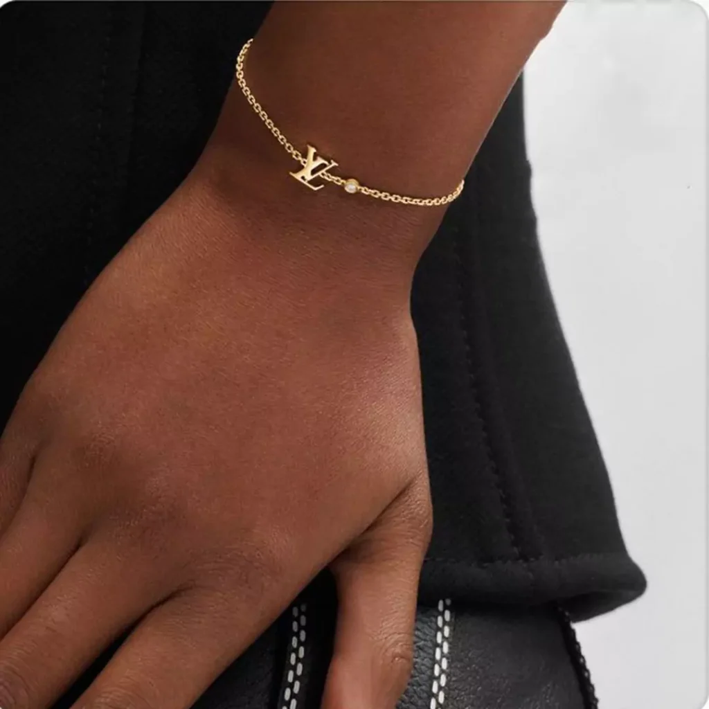 magnificient  LV gold bracelets 