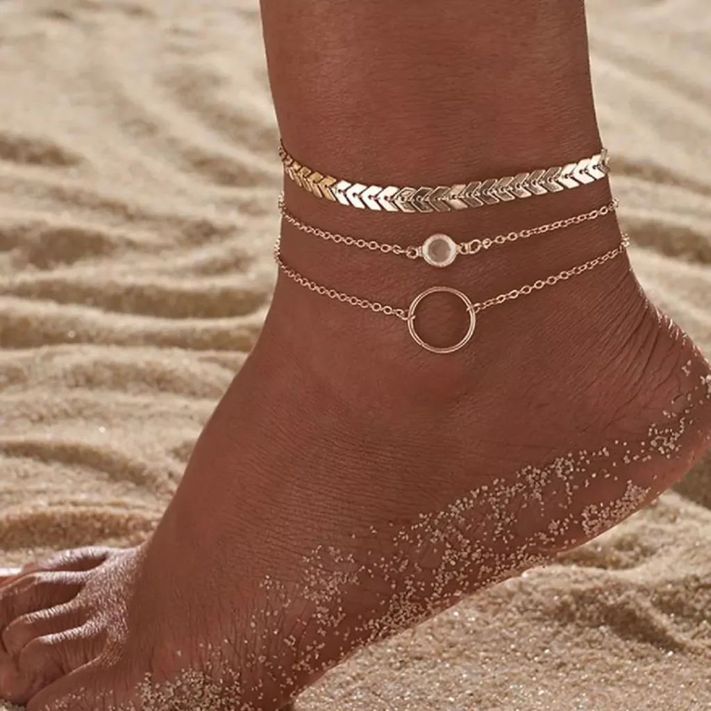 dazzling circle design gold anklets