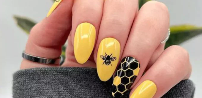 cute Bumble Bee Nail Designs