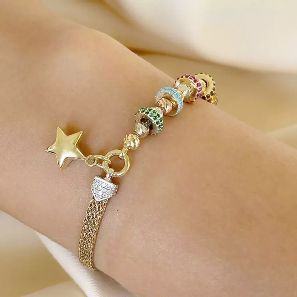 luxurious  gold bracelets with star designs for women 