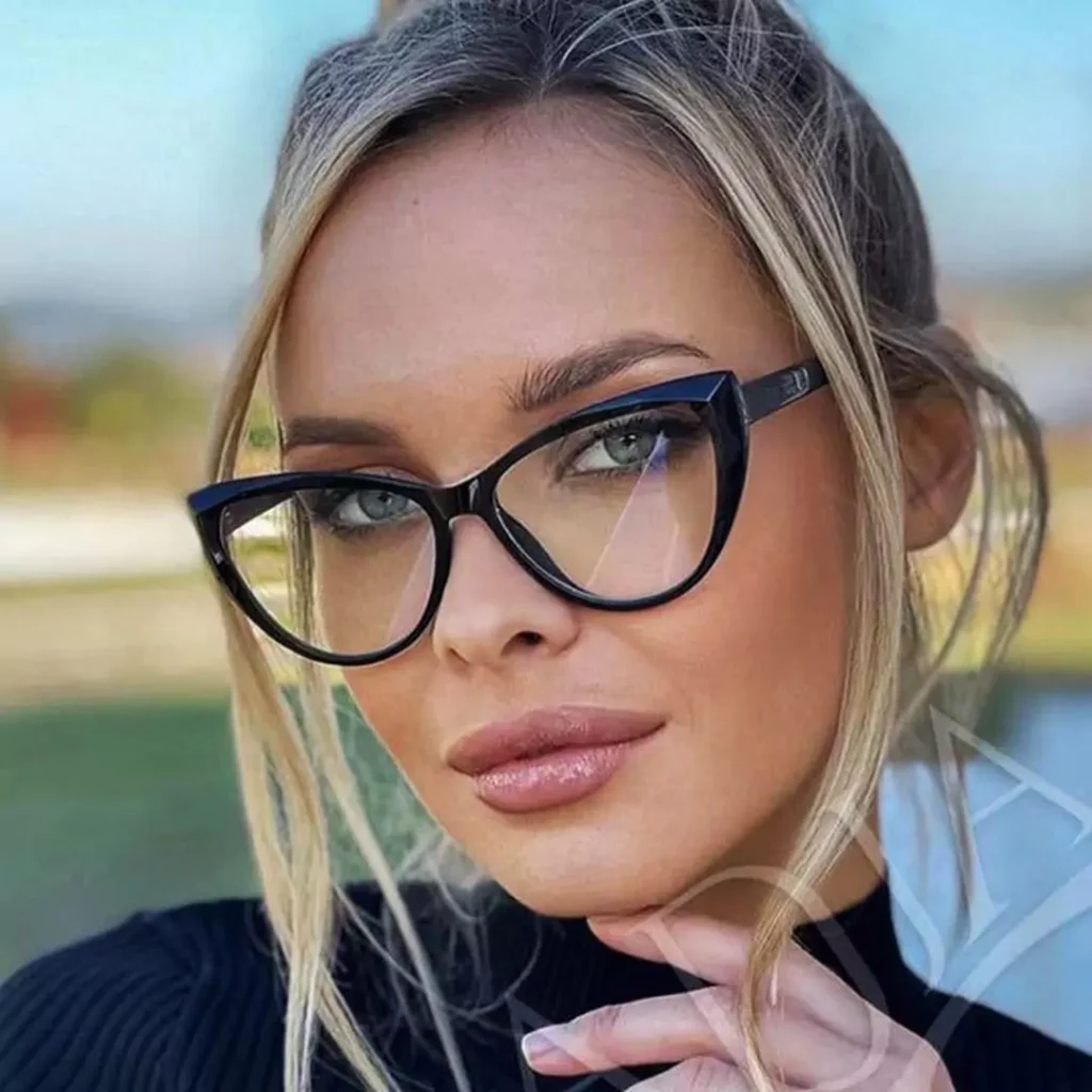 trendy black glasses for women