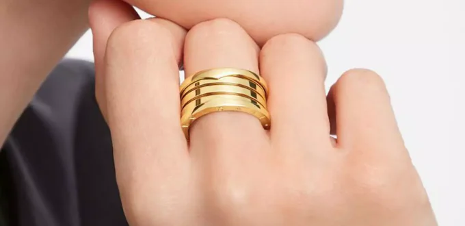 chic BVLGARI gold rings