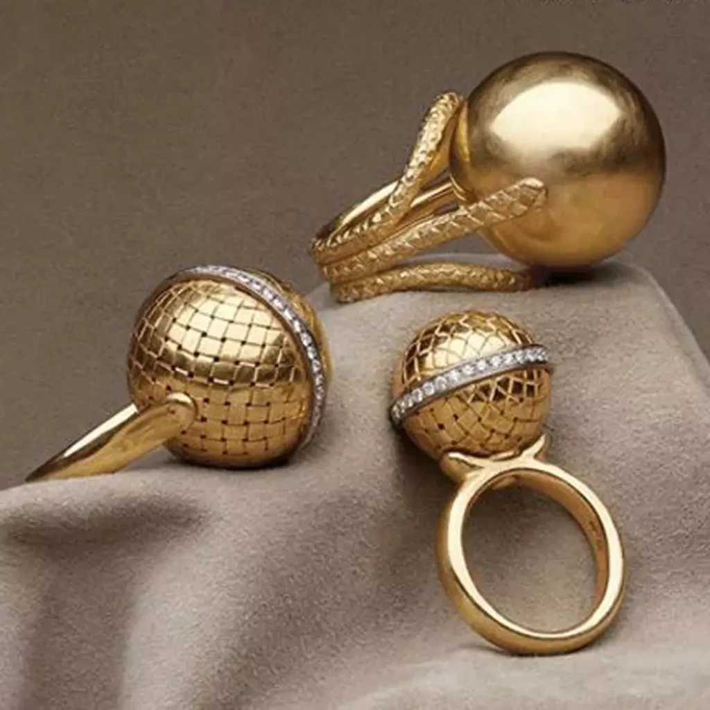 glamorous Bottega designs gold rings