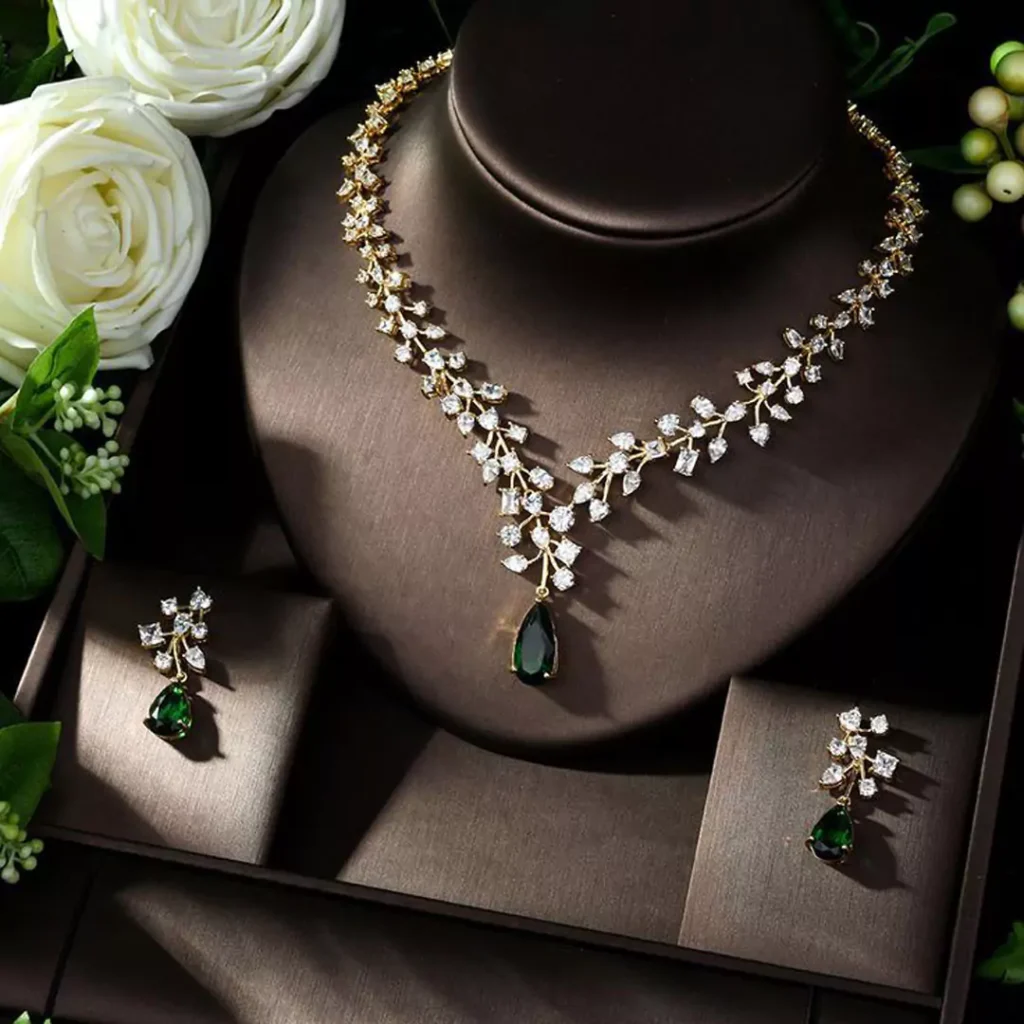 elegant diamond gold jewelery set