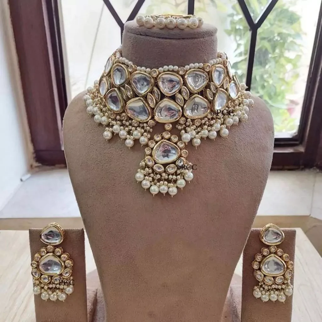 glamorous Kundan gold jerwelry sets