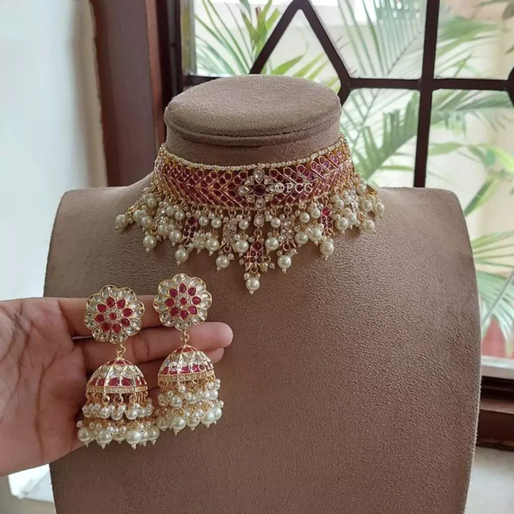 ornate Kundan gold jerwelry sets