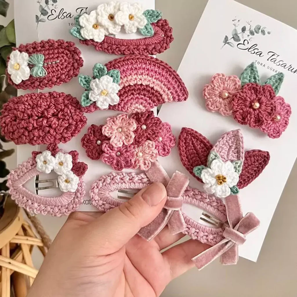 Modern Knitted hairpins with flower designs