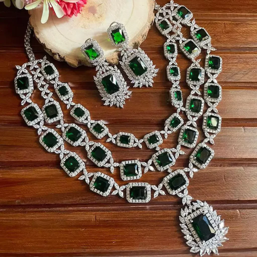 exclusive Emerald gold jewelery set