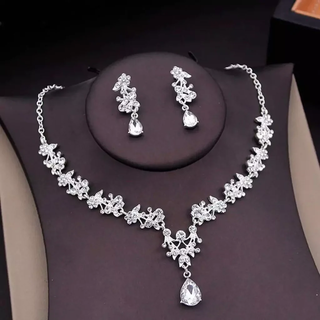 dazzling modern gold jewelry set