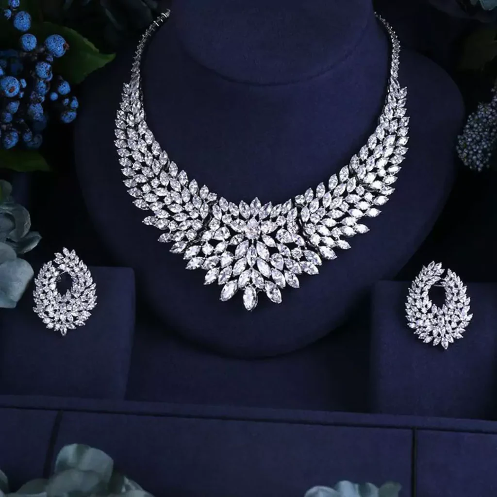 precious modern gold jewelry set