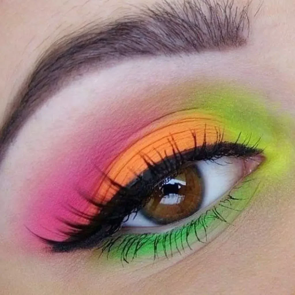 Deceptive Colorful eye makeup