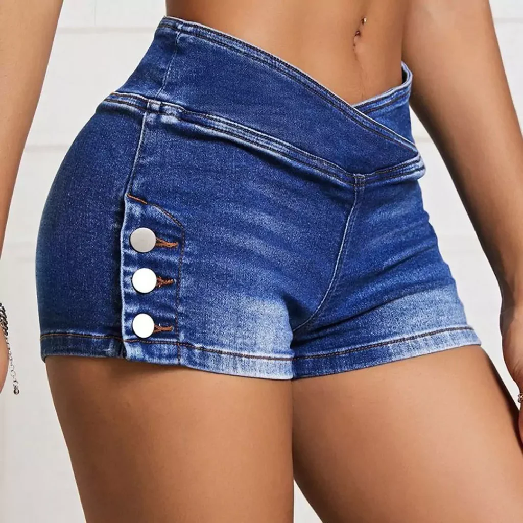 Eye-catching Jeans shorts