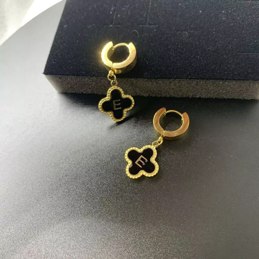 precious gold Van Cleef earrings